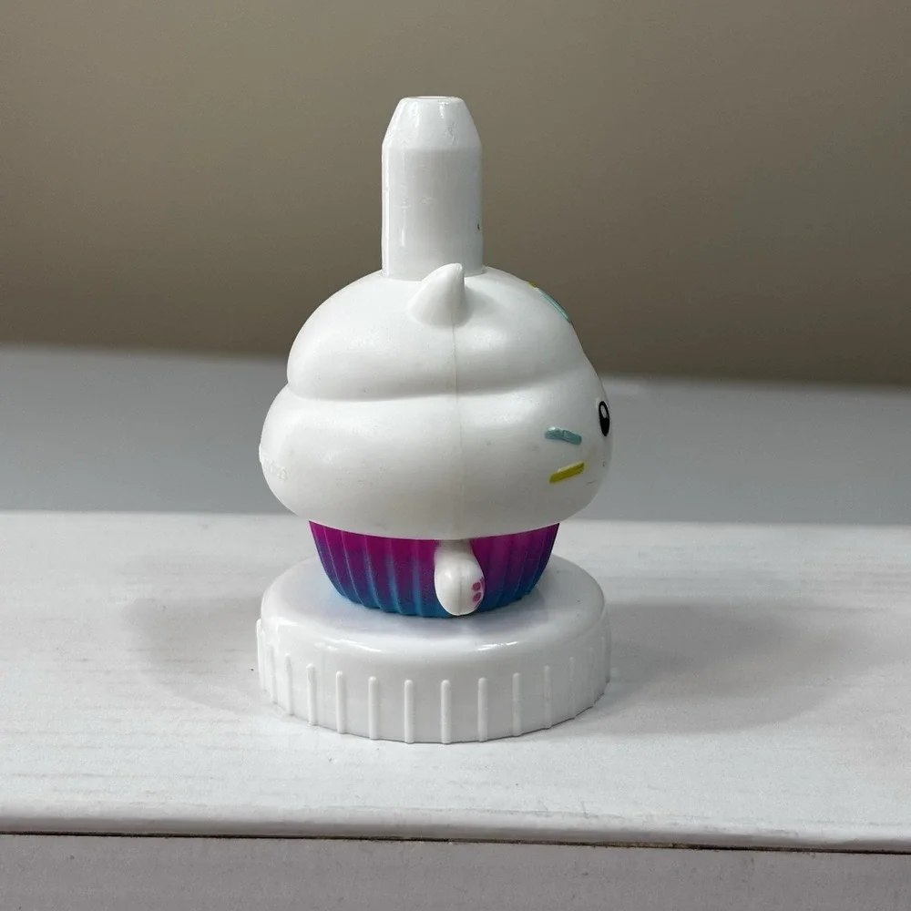 Good 2 Grow Gabby's Dollhouse Cakey Cat Juice Topper